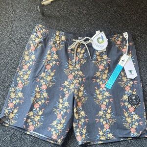 VISSLA Men's Floral Board Shorts - Dark Gray and Orange